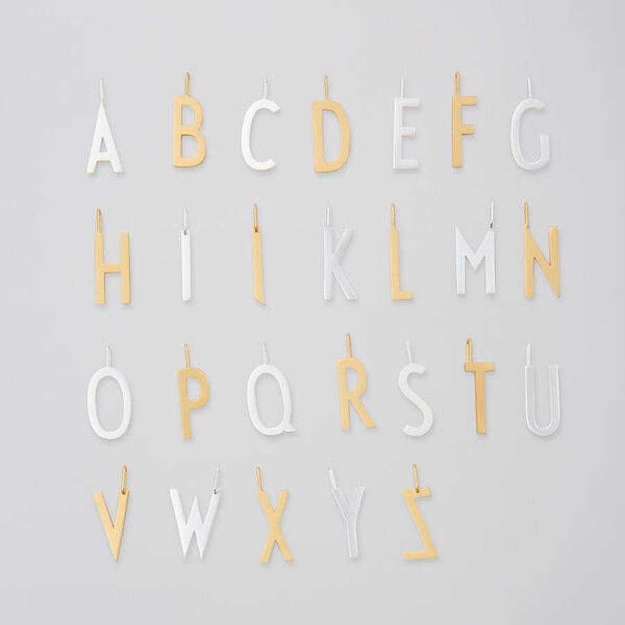 Korut DESIGN LETTERS | Kirjainriipus A-Z, Iso, Hopea (Matta)