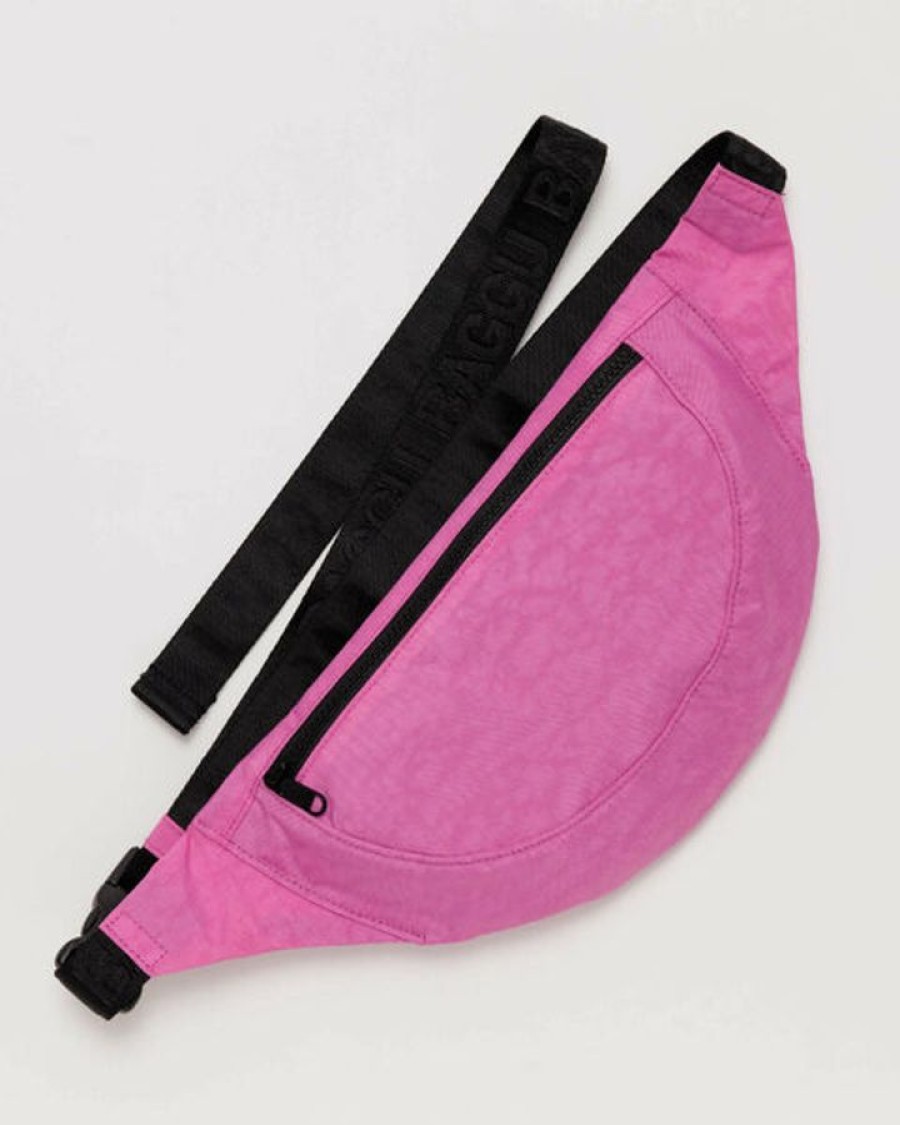 Asusteet BAGGU | Crescent Fanny Pack, Extra Pink