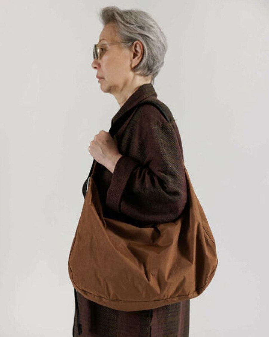 Asusteet BAGGU | Large Nylon Crescent Bag, Brown